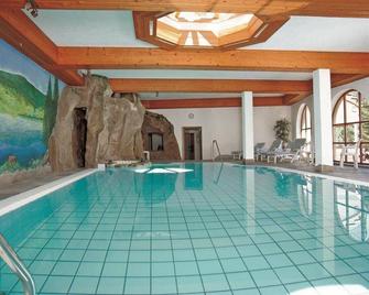 Holzschuh Schwarzwaldhotel - Baiersbronn - Bazén
