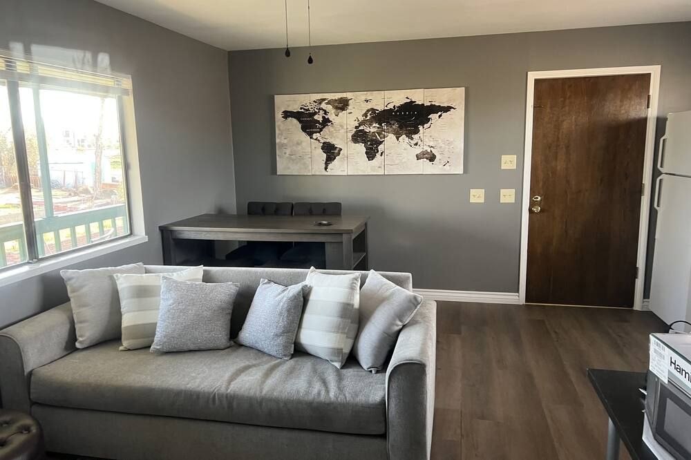 Quiet and Cozy 1br upstairs Guest House - Hesperia - Soggiorno