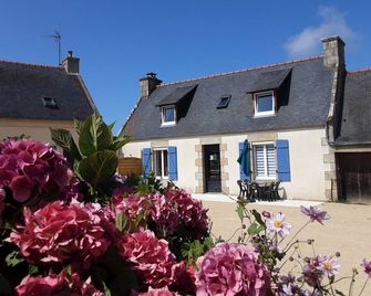 Cottage on the farm 85 m2 4 people 5 mins beach Côte de Granit Rose Trébeurden - Trébeurden - Gebäude