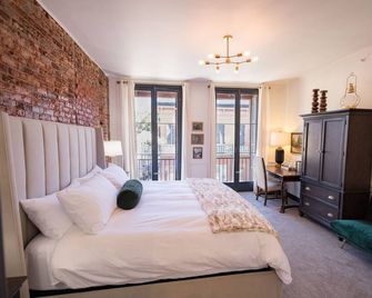 Speakeasy Suites - Nevada City