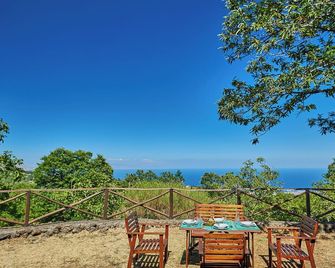 Villa Cocuzzolo - Large Spaces and Private Pool - Fantastic view of Etna and the sea - Sant'Alfio - Balcón