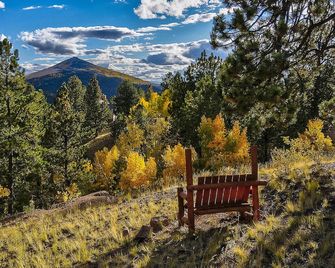 Monarch Landing, A Cozy Cabin w/360 Mountain Views - Cripple Creek