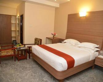 Sri Balaji Hotels - Nāmakkal - Bedroom