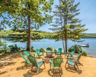 Squam Waterfront 2 bed 2 bath (Suite 3) - Holderness - Terasa