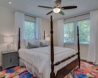 Delightful Mid-Century Modern Bungalow - North Augusta - Bedroom