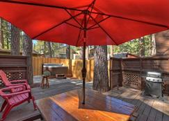 Summit Happy Cabin With Hot Tub! High Speed Ev Hookup, Close To Slopes - Big Bear Lake - Patio