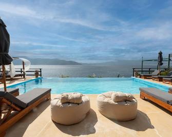 Agrilia Koromili Retreat - Aliki - Pool