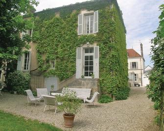 Cozy home in Chablis with WiFi - Chablis - Патіо