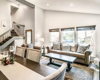 San Diego Family Getaway - Spa, Pool, and Patio - San Diego - Sala de estar