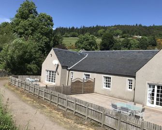 4 star accommodation offering a rural retreat 2 miles from Perth. Pets Welcome - Perth - Building