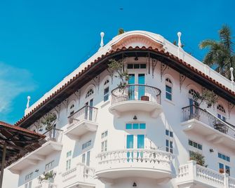 Las Clementinas - Panama City