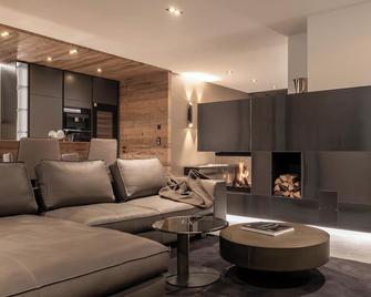 Hollywood Dream Penthouse & Apartments mit privater Sauna nahe Ischgl - Kappl - Living room