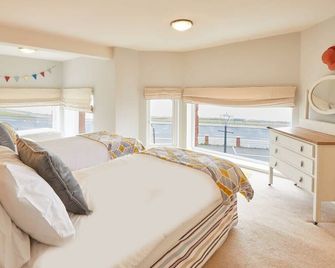 Host & Stay - Sunset View - Whitby - Bedroom