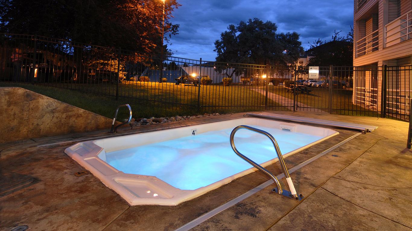 The Christie Lodge - All Suite Property