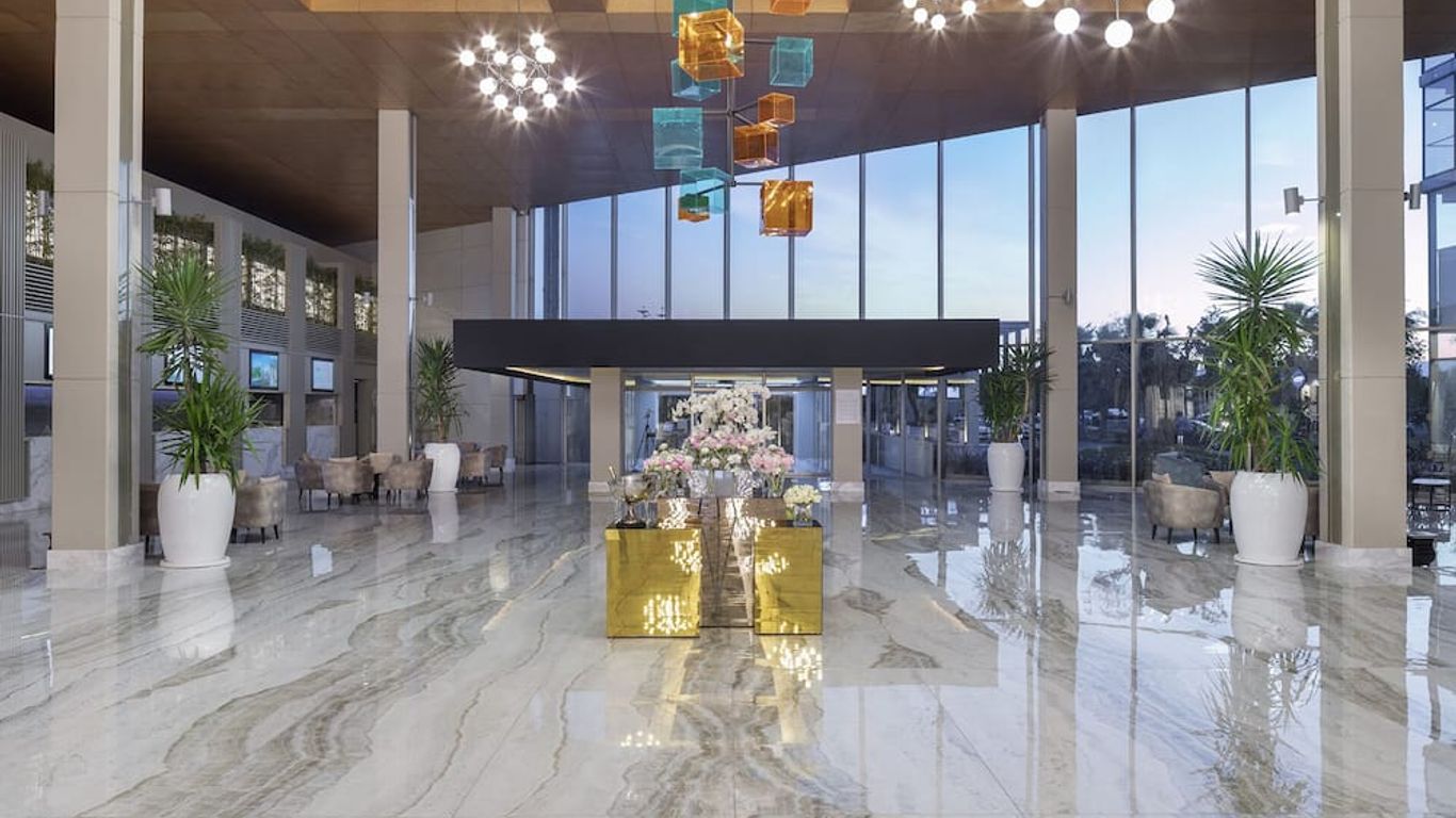 Nirvana Cosmopolitan