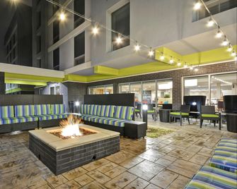 Home2 Suites by Hilton North Dallas Central Expy - Dallas - Building