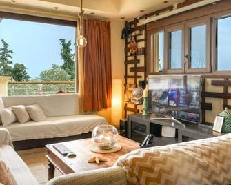Colonial View Apartment - Faliraki - Pokój dzienny