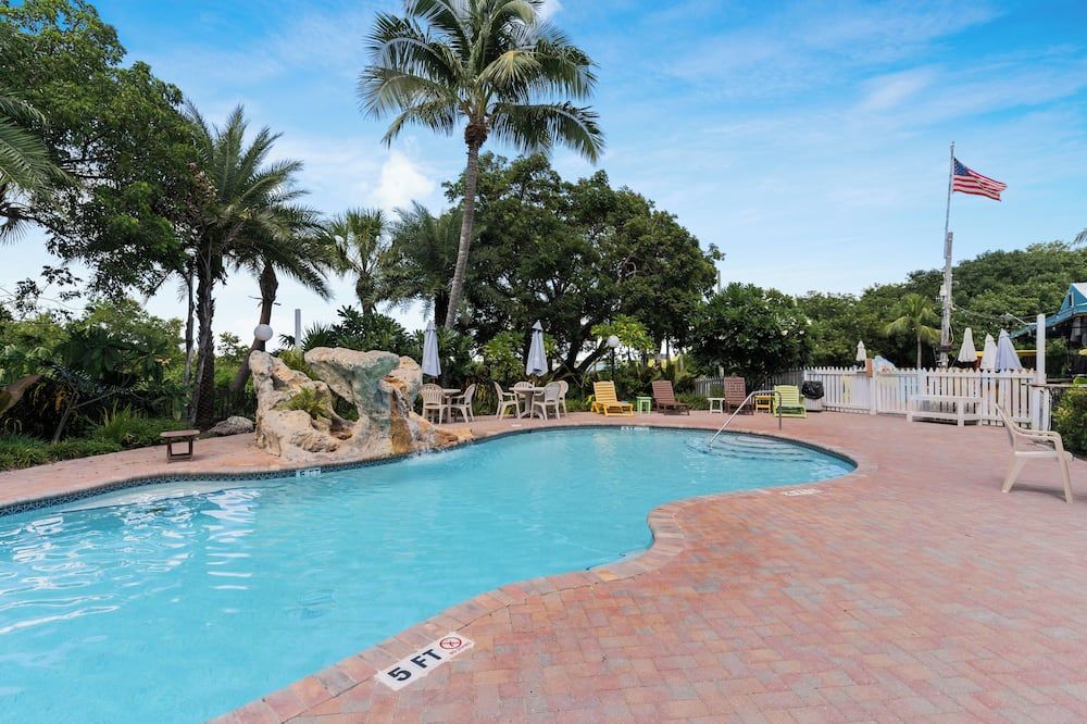 The Ocean View Inn - Islamorada - Havuz