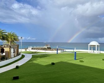 Maho Beach House - Luxe 1 Bedroom - Ocean Hideaway - Simpson Bay