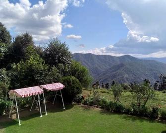 Stayapart - Maa Anadmayee Guest House - Binsar - Building