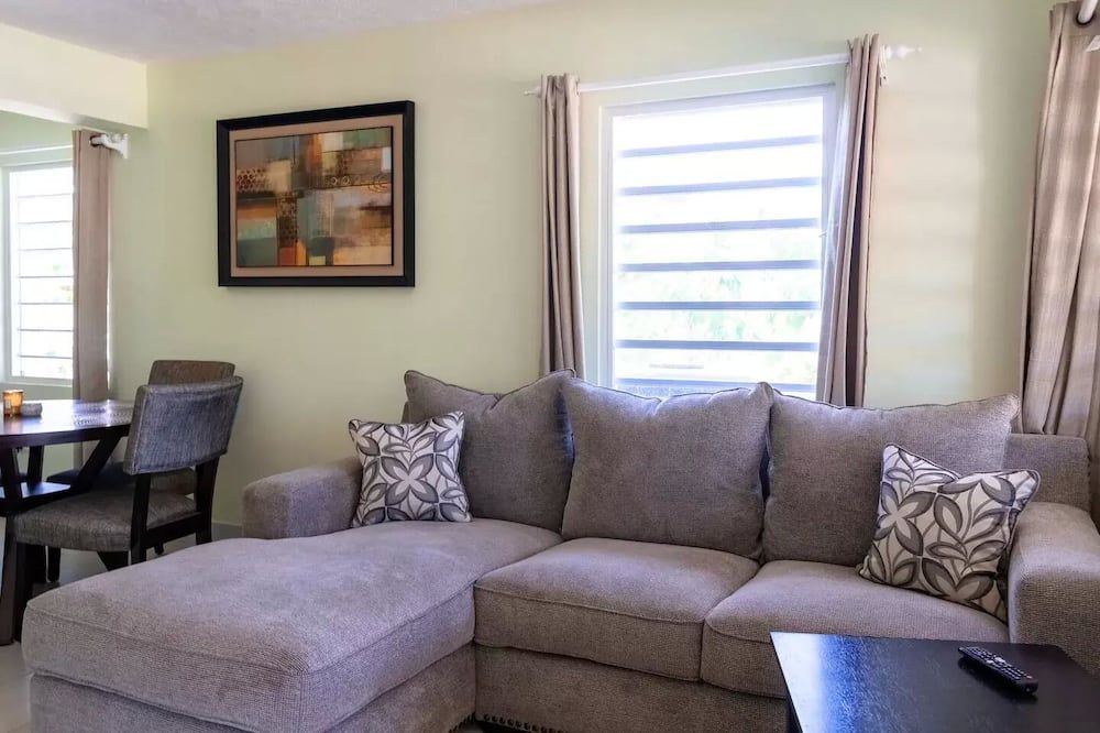 Fully Equipped Island Apartment with Fruit Garden - ذي فالي - غرفة معيشة