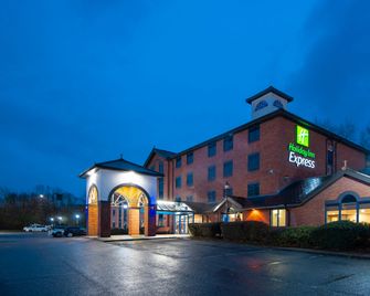 Holiday Inn Express Stafford By IHG - Stafford - Budova
