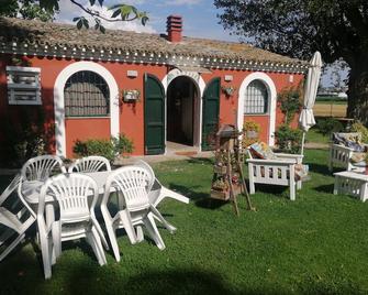 La Valle Del Poeta - Castelfidardo - Patio