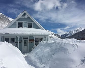 Downtown Silverton Historic Mountain Home, White Wolf Haus - Silverton - Edifício
