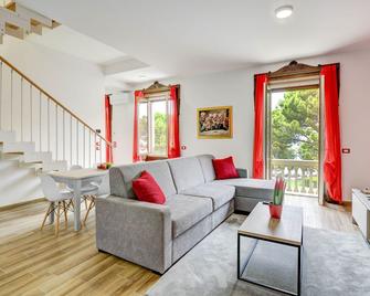 Marriott Palazzo Visconti Luxury Suite DesenzanoLoft Official Partner Homes & Villas by Marriott Bonvoy - Desenzano del Garda