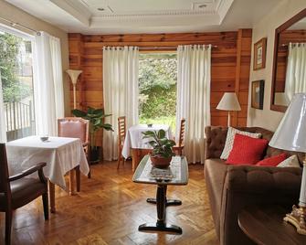 Guest Haven House Bed & Breakfast - Baguio - Soggiorno