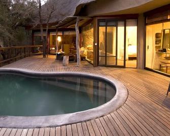 Mukwa Lodge - Kitwe - Pool