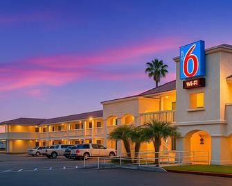 Motel 6 Carlsbad Beach - Carlsbad - Κτίριο