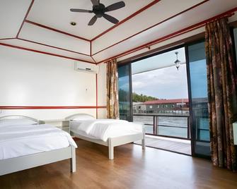 Mabul Paradise Lodge - Pulau Mabul - Bedroom