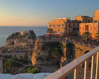 B&B Island Tropea vista mare - Tropea - Balcón