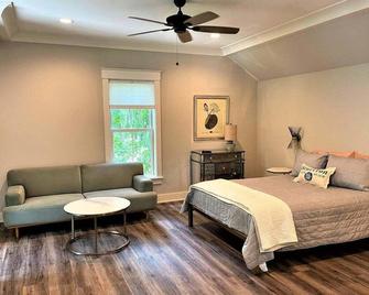 50 Stock Farm Rd - Charming Old Town Bluffton - Bluffton - Bedroom