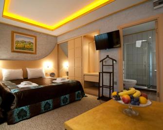 Hotel Aslan Istanbul - Istanbul - Bedroom