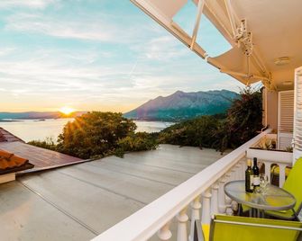 Hotel Pansion Villa Antonio - Orebic - Balcón