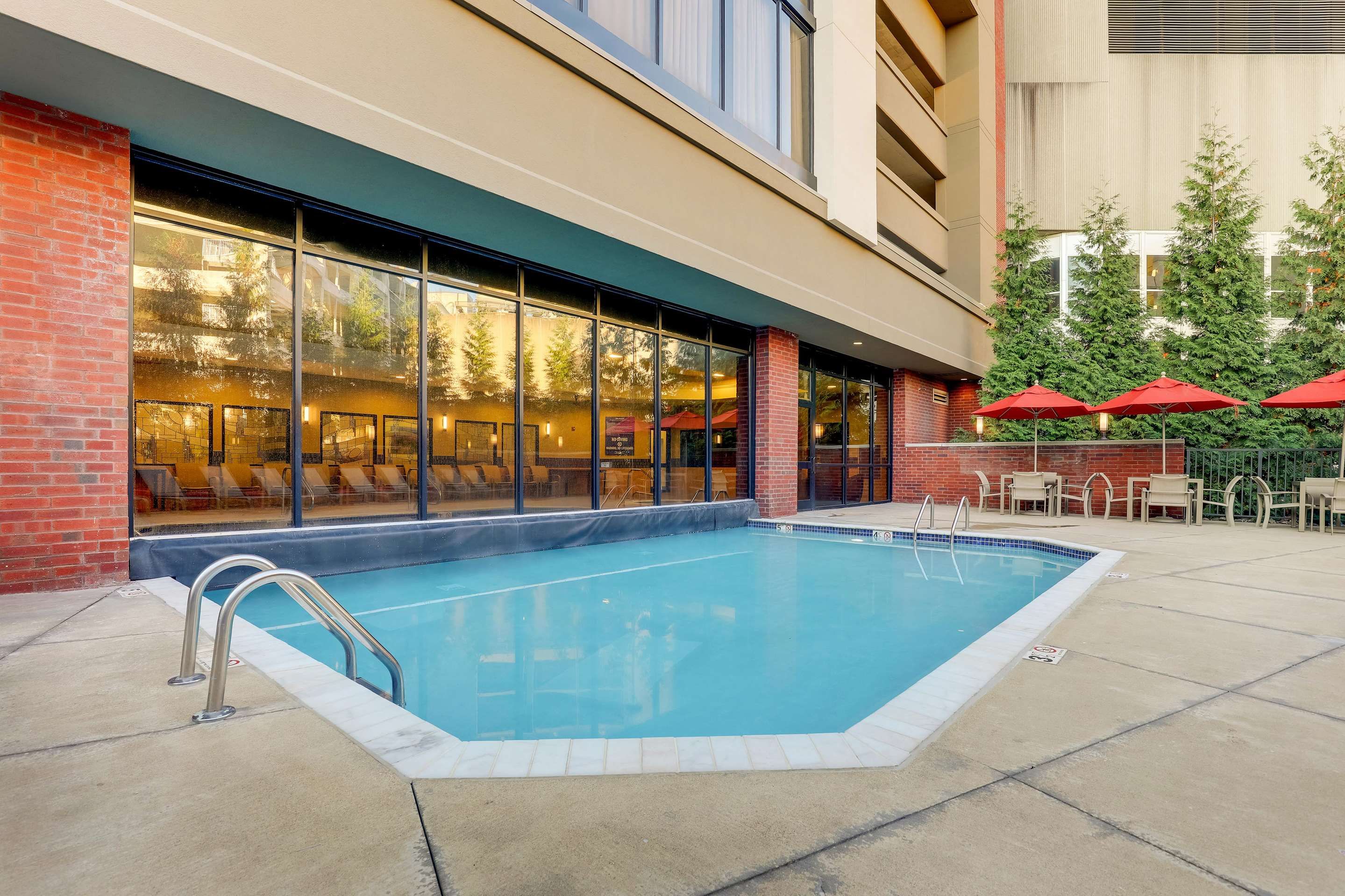 Drury Inn & Suites Columbus Convention Center - Columbus - Pool