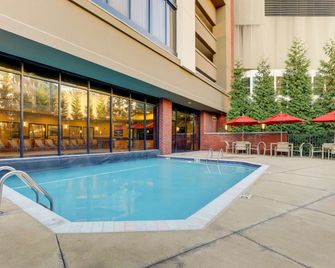 Drury Inn & Suites Columbus Convention Center - Columbus - Pool