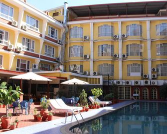 加德滿都林地酒店 - 加德滿都 - 加德滿都 - 游泳池