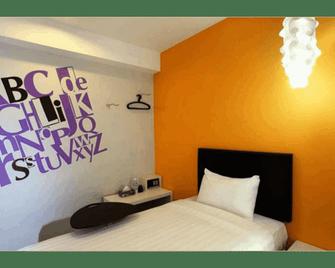 Hotel Zamburger Bliss - Johor Bahru - Bedroom