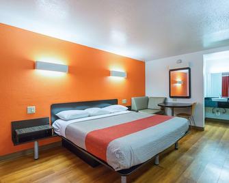 Motel 6-Round Rock, Tx - Round Rock - Bedroom