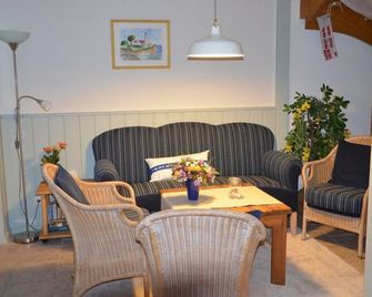 Friesenkoje Ferienhaus Dangast - Varel - Eetruimte