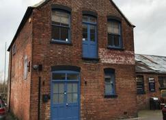 1 bed river apartment on the docks - Gloucester - Building