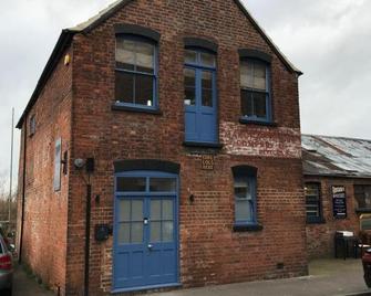 1 bed river apartment on the docks - Gloucester - Building