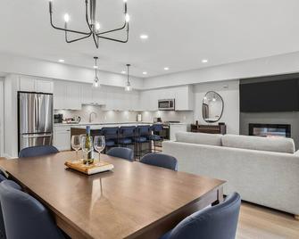 Perfect 3 bed-2 bath Top Floor Hot Tub Heated Pool Gym - Dead Man's Flats - Comedor