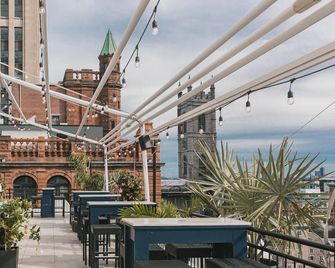 Hotel Place D'armes - Montreal - Balcony