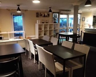 Quick Palace - Tours - Restaurant