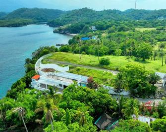 Casa Del Faro - Puerto Galera