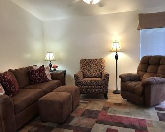 Monte Vista Resort-Age 55 Plus - Mesa - Living room